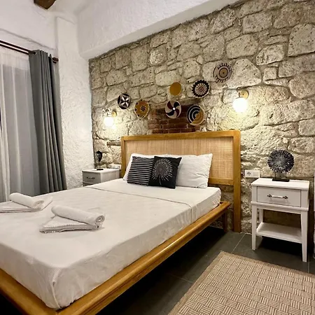 The Comelly Alacati Cesme