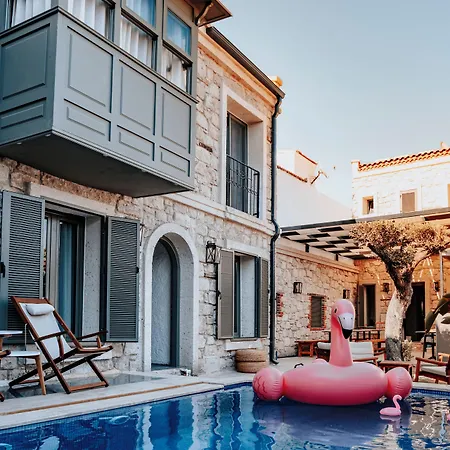 The Comelly Alacati 3*