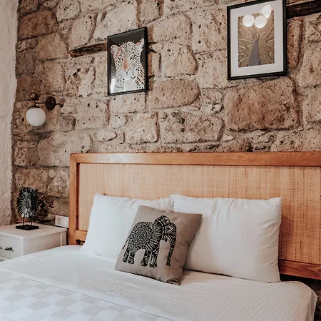 The Comelly Alacati Cesme