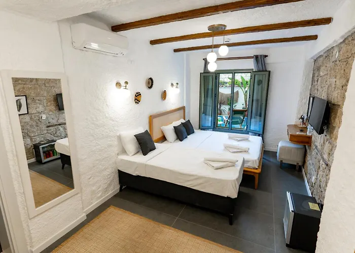 Otel The Comelly Alacati 3*