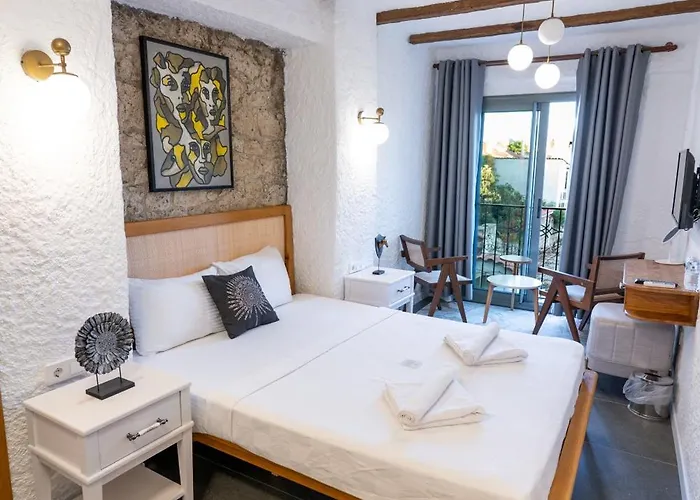 The Comelly Alacati 3*